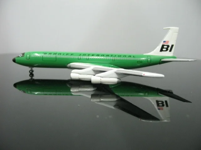 

1:400 U.S. Braniff International 707 N7100 Green Airplane Model Airplane Model Toys For Sale Free Shipping