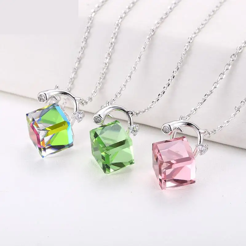 

2019 Hot sale Fashion Austrian Crystal Necklace Cube Jewelry Clavicle Chain Concise Fashion Necklace Wholesale