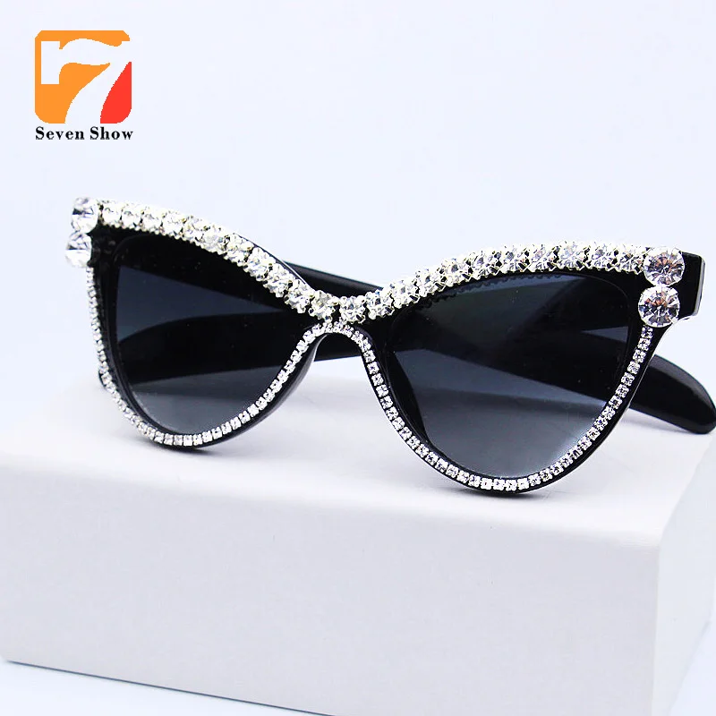 

Cute Sexy Women Cat Eye Sunglasses Vintage Brand Designer Crystal Diamond Frame Glasses Gradient Sun Glasses For Female UV400