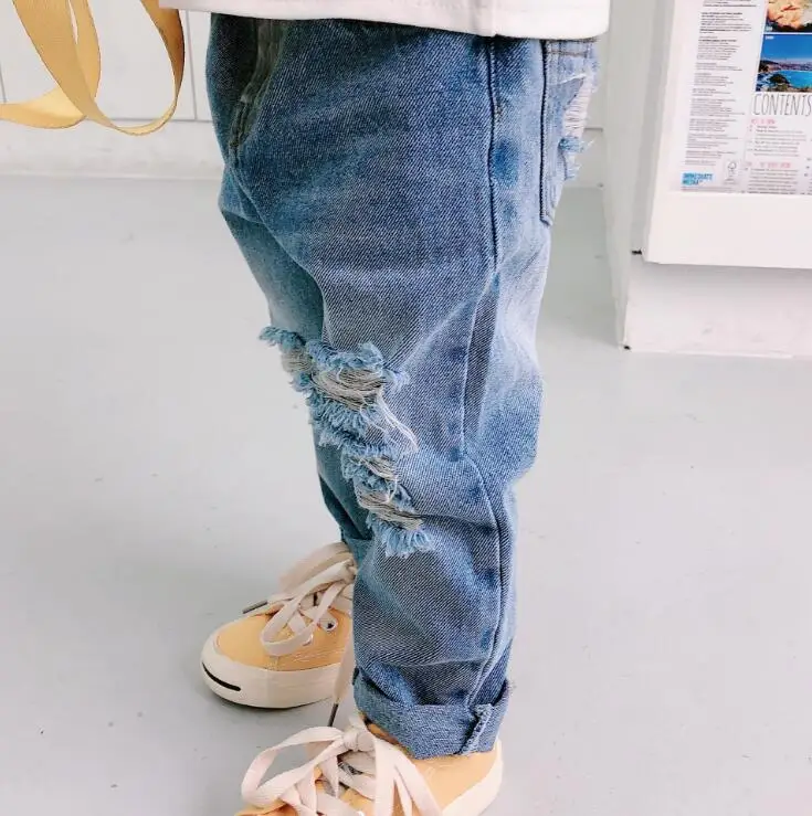 Новое поступление для мальчиков и девочек джинсовые брюки с дырками весенние туфли Детские хлопковые брюки От 1 до 6 лет HI719