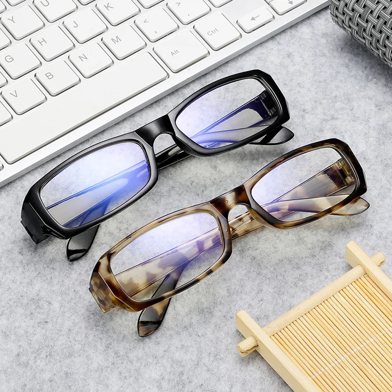 

Anti-blue Light Radiation Glasses Men and Women Computer Glasses UV Protection UV400 Square Classic Clear Glasses Frame Women