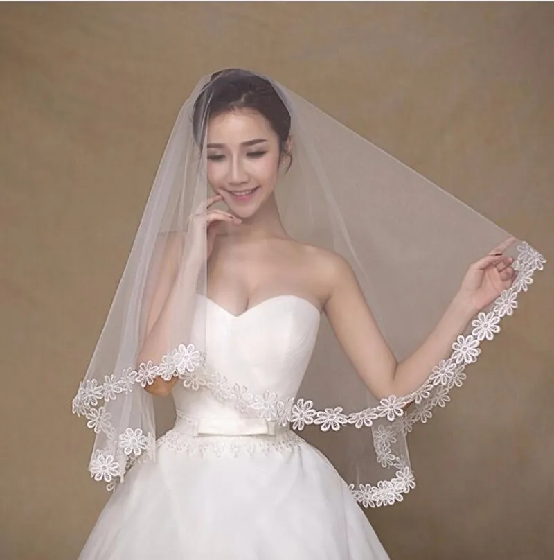 

Fsuzwel 2019 New Design Free Shipping Hot Sale Elegant Ivory One-Layer Applique Edge High Quality Wedding Accessories Bride Veil