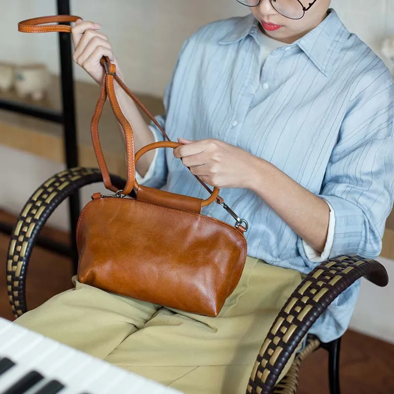 New handmade leather handbags art handbags leather retro dumplings bag shoulder Messenger bag