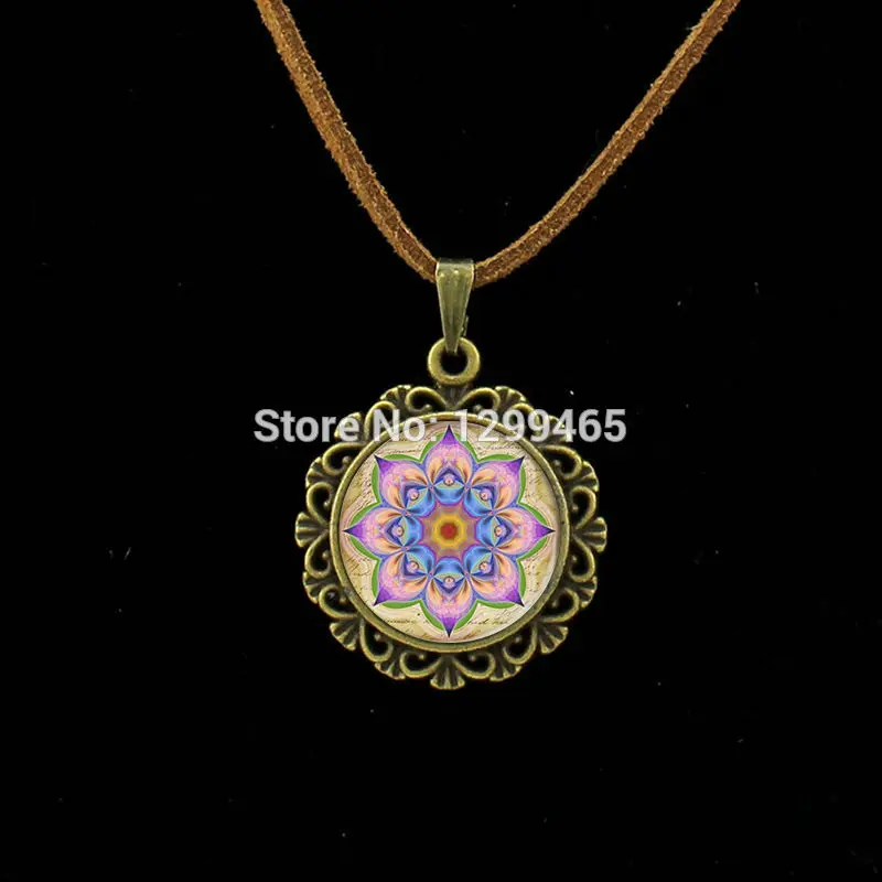 

Latest Buddhism Mandala Leather Necklace Retro ethnic style New Arrived Vintage Krishna Mediterranean tile pattern jewelry L 103
