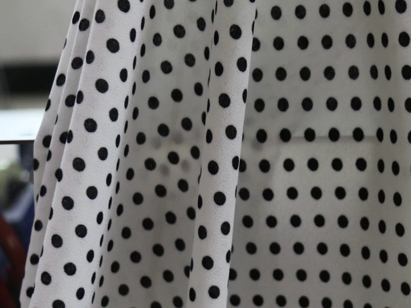 Black White Polka Dot Fabric Chiffon Crepe Textile For Shirt