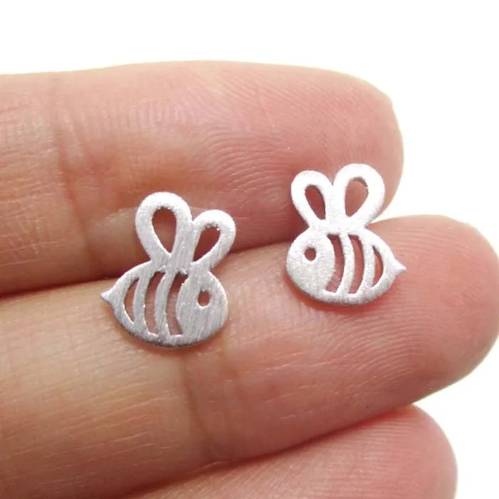 QIAMNI-Adorable-Bumble-Bee-Insect-Shaped-Animal-Earrings-Punk-Jewelry-Friend-Gift-for-Girls-and-Women (1)