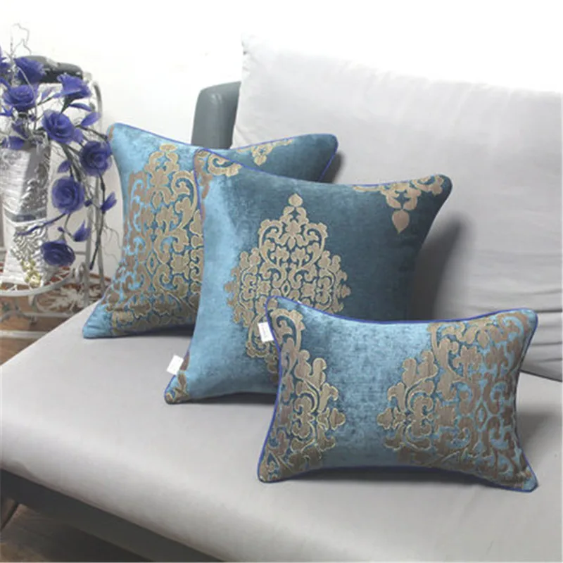 Blue Ridge Trading Wolf Jacquard Pillow One Size Gray /& White