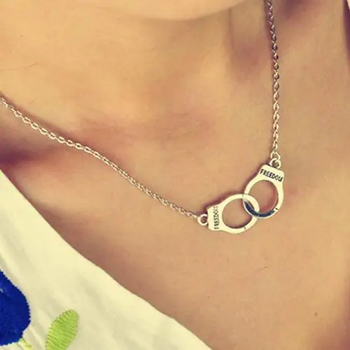 

Women Creative Handcuff Pendant Chain Necklace Jewelry Charm Party Gift Choker Necklace For Women Charm Fashion