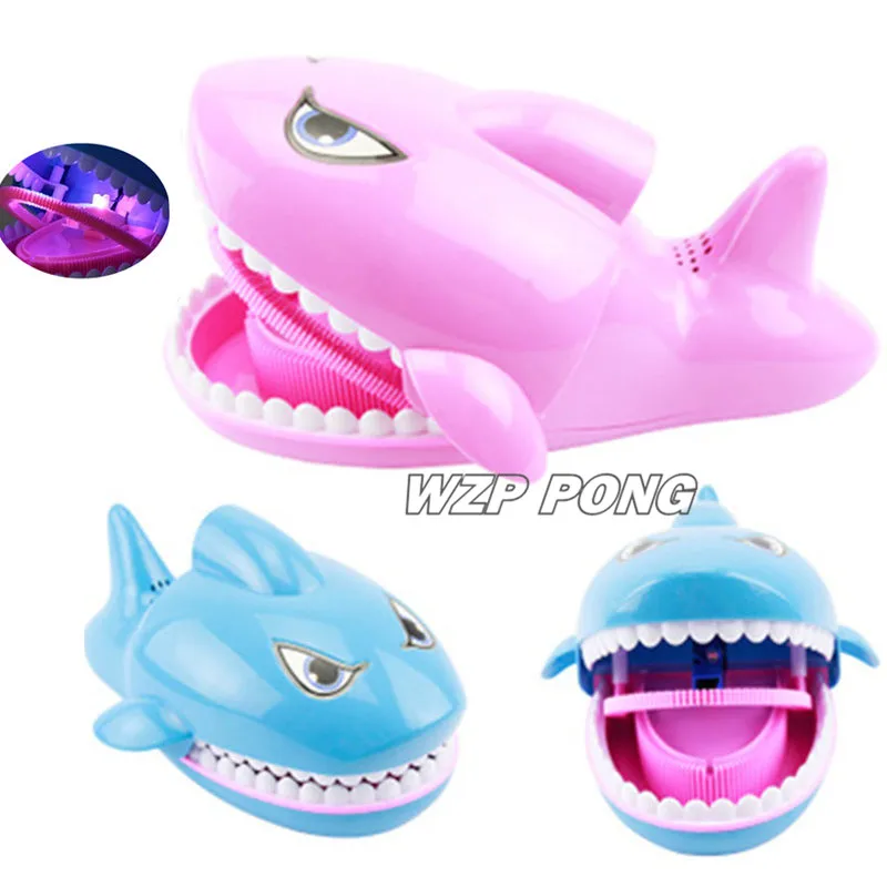 

New Outdoor Cute shark-shaped Automatic Bubble Machine Toy PVC with music and light Electronic Bubbles Machine kids Toys Gift
