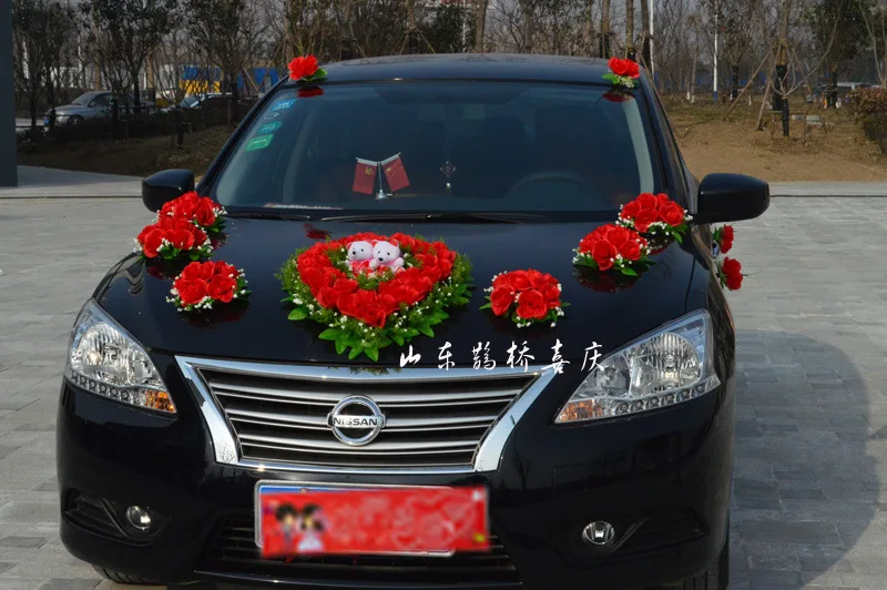 Umělé hedvábí růže květiny Svatební auto dekorace sada s dvěma medvědy ve tvaru srdce