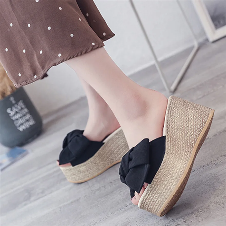 LJJ80515872_20180515043625378