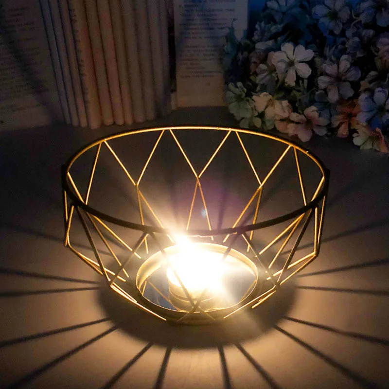 3D Geometric Wrought Iron Candlestick Hollow Candle Stand Holder Creative Candlestick for Wedding coffee shop Table Ornament