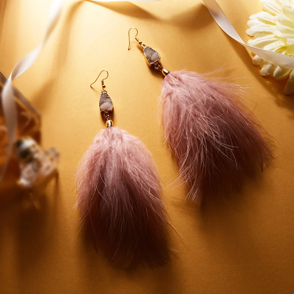 Женские розовые висячие серьги из натурального камня, большие перьевые серьги-подвески с крючком вечерние эффектные зимние летние ювелирные изделия, аксессуары для ушей