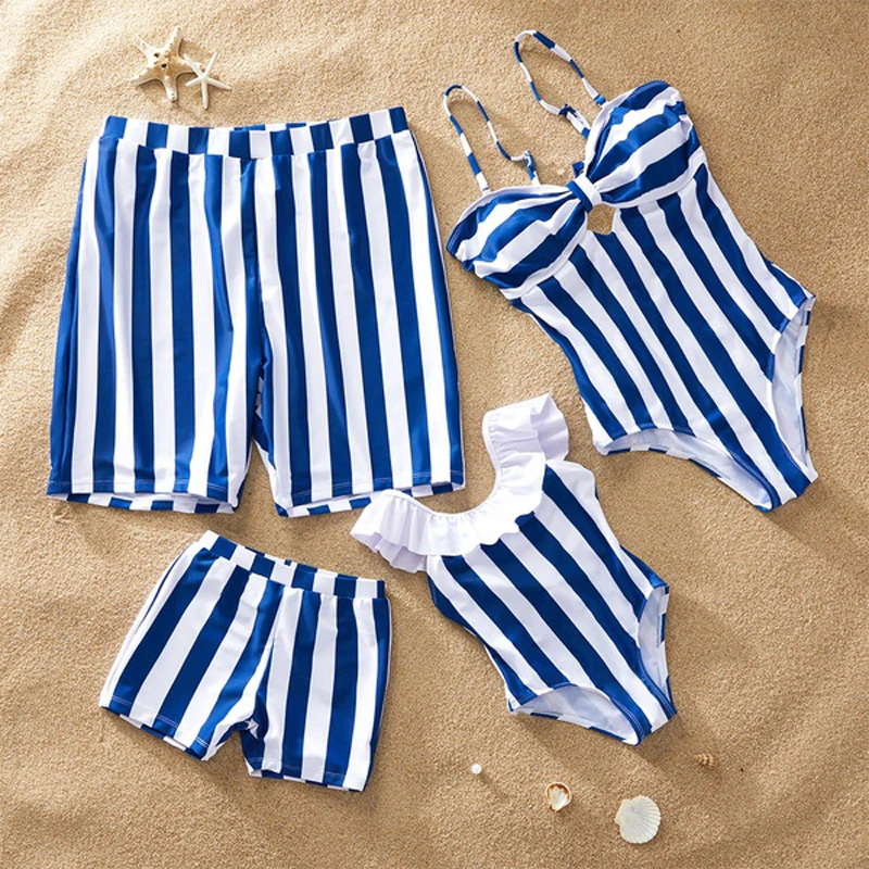 Baratos Playa familia de baño a rayas de traje de baño de la hija de la madre de bikini papá hijo nadar bañadores familia juego ropa trajes mira
