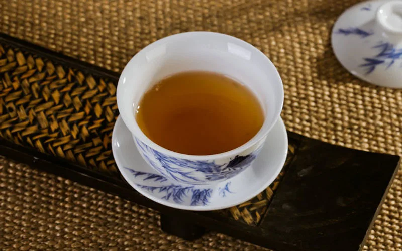 Голубая и белая фарфоровая чайная чашка/Gaiwan с традиционной китайской ручной росписью Цикада живопись CN-01-03