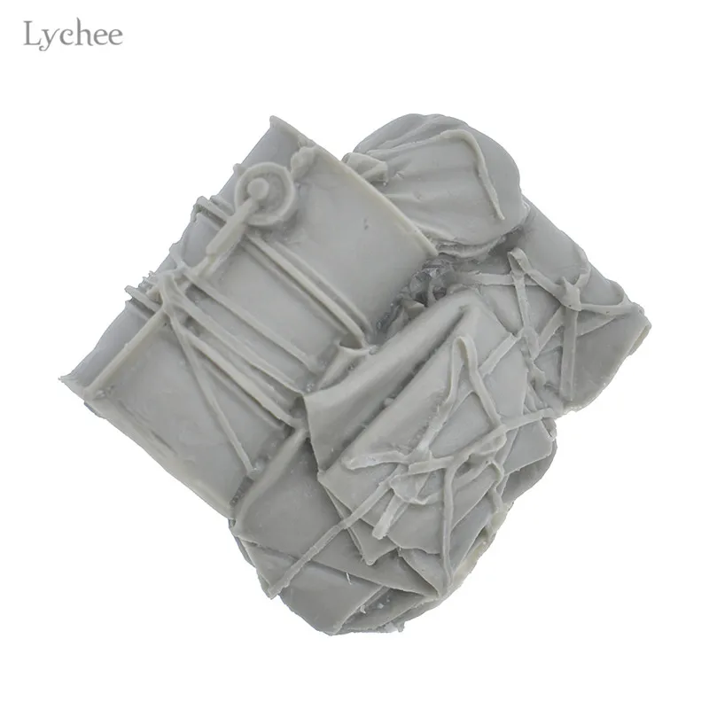 

Lychee 1/35 Resin Models Oil Drums Canvas Bags Creative Decorative Home Decor DIY Soldier Scenario Accessories Children Toys