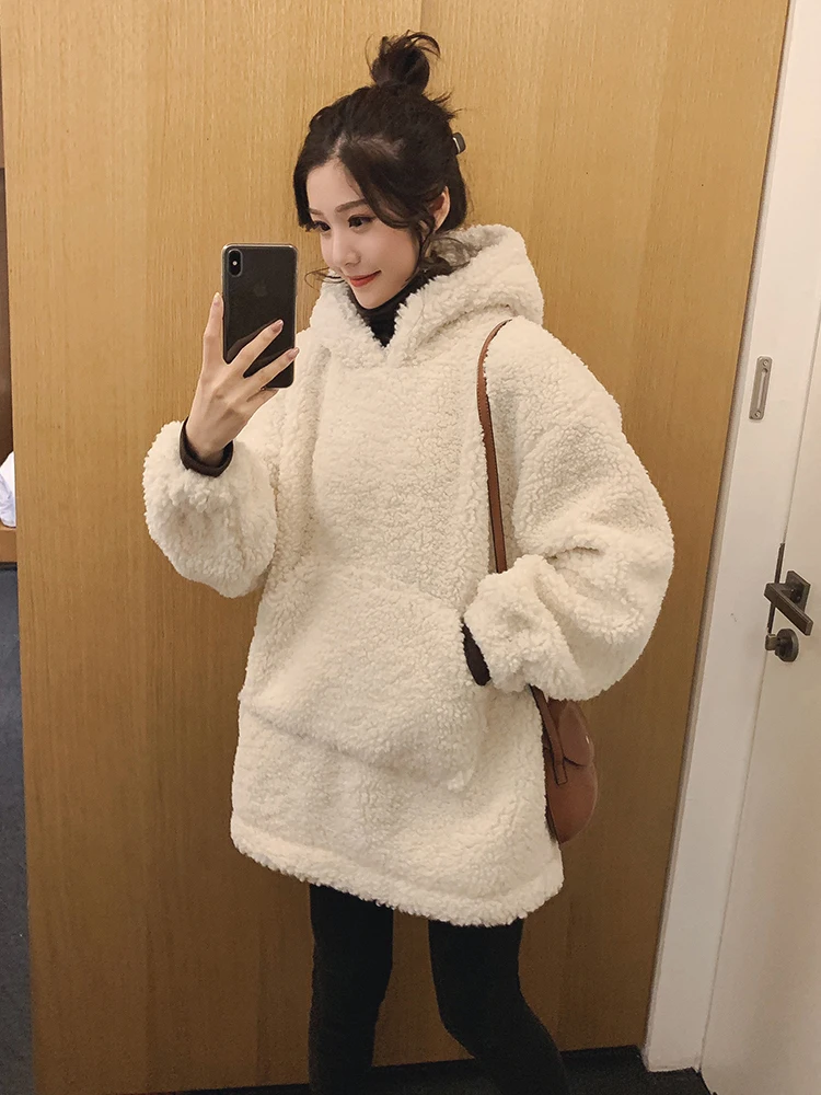 

2018 new Korean version of the loose plus velvet thickening long section hooded sets of lamb hair coat