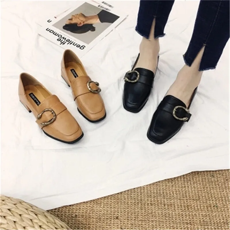 

2018 spring new England retro single-button buckle square shallow mouth work shoes grandma shoes