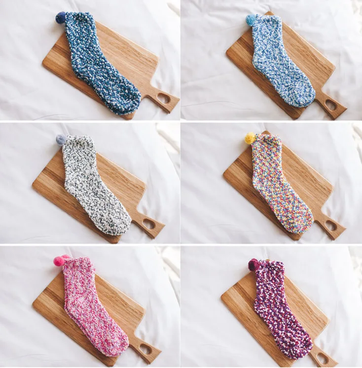Женские носки для сна из кораллового флиса; милые домашние тапочки с помпонами; носки-тапочки; дышащие Теплые мягкие забавные носки для отдыха
