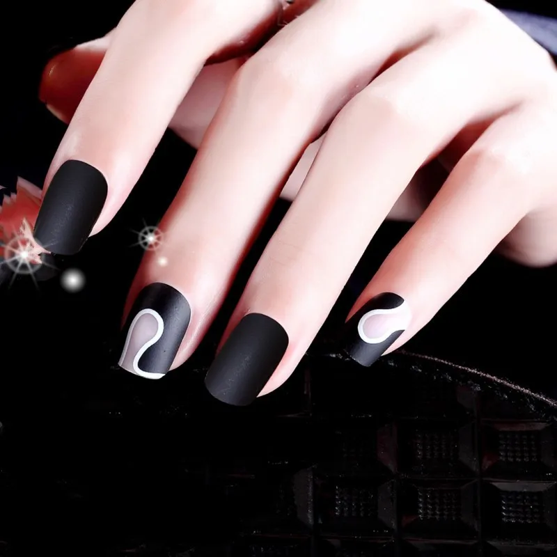 

Geometric False Nails Full Cover Press on Nails French Art Short False Nails with Design Fake Nails for daily wear