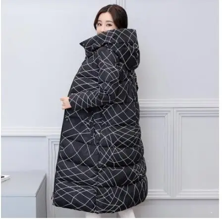 Модное зимнее пуховое хлопковое пальто female2018Slim parkas средней длины выше колена большого размера толстые парки теплые женские хлопковые куртки - Цвет: Black and white line