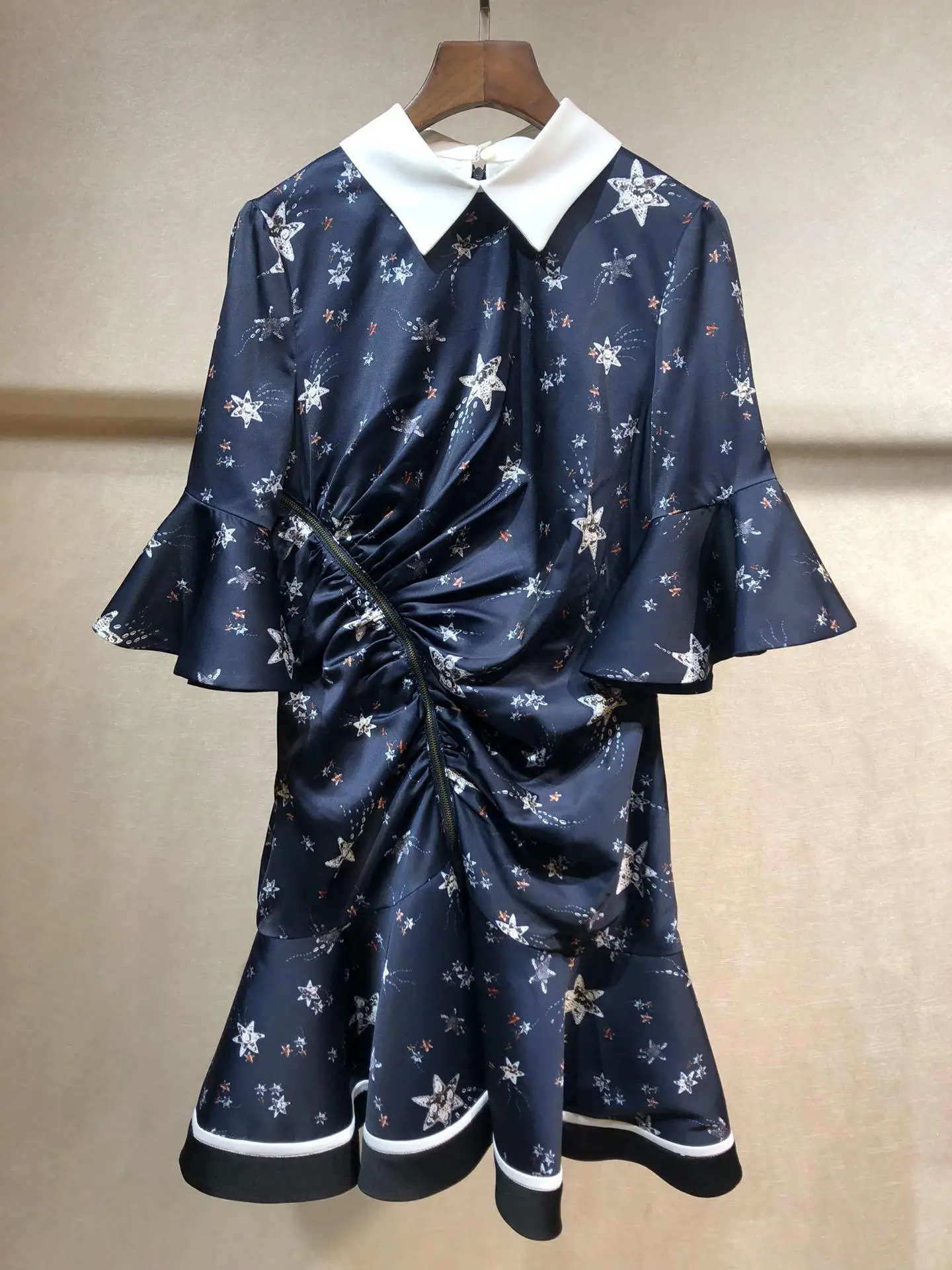 

2019 new ladies fashion long-sleeved doll collar pleated print dress 0718