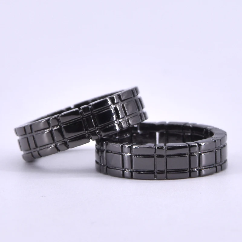 

Himber Ring (Black/Gold Color Available) Magic Tricks Linking Ring Magie Close Up Street Gimmick Props Comedy