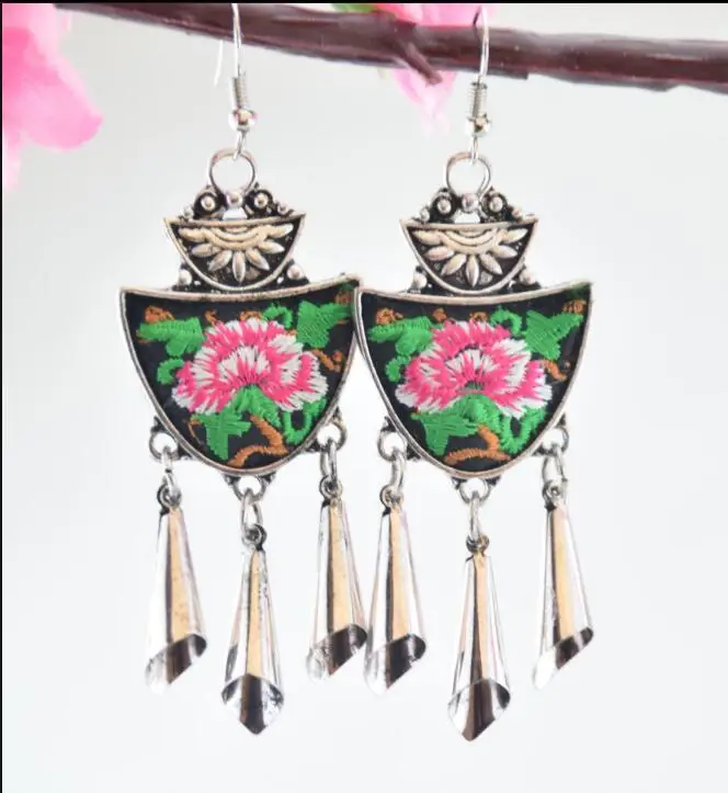 Yunnan handmade folk style Miao silver embroidery cloth embroidered retro Earrings Miao Silver