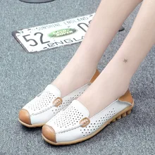 Новинка; женская обувь из натуральной кожи; мокасины; удобные лоферы для мам; мягкая обувь для отдыха на плоской подошве; женская повседневная обувь для вождения; Размеры 35-44