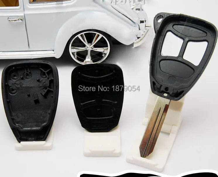2 Buttons Chrysler remote key shell Big Buttons without Battery Location (13).jpg