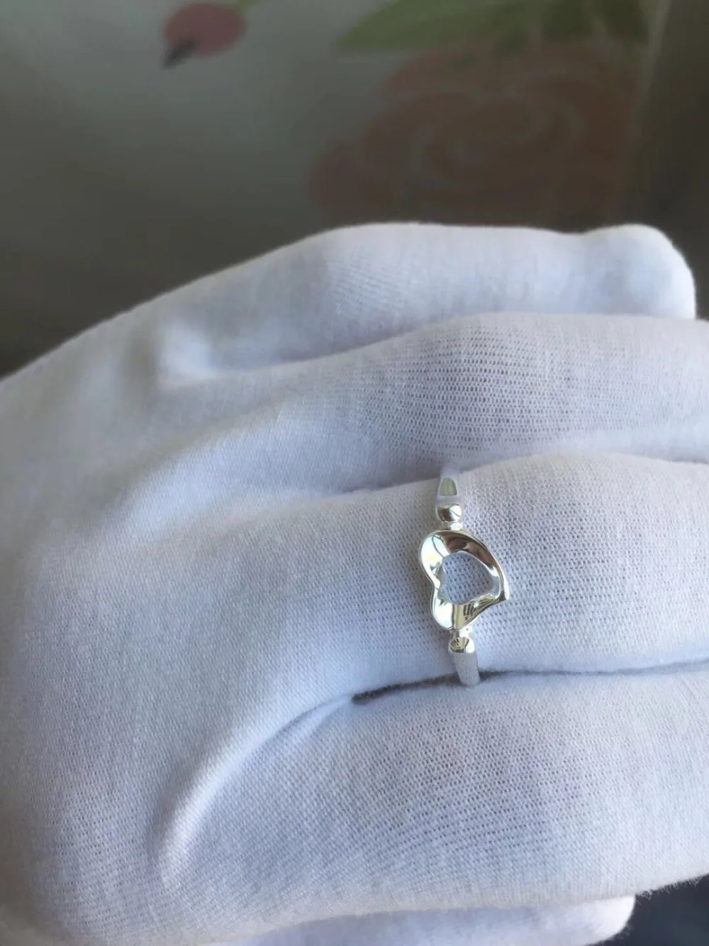 

SSR 925 sterling silver ring with box