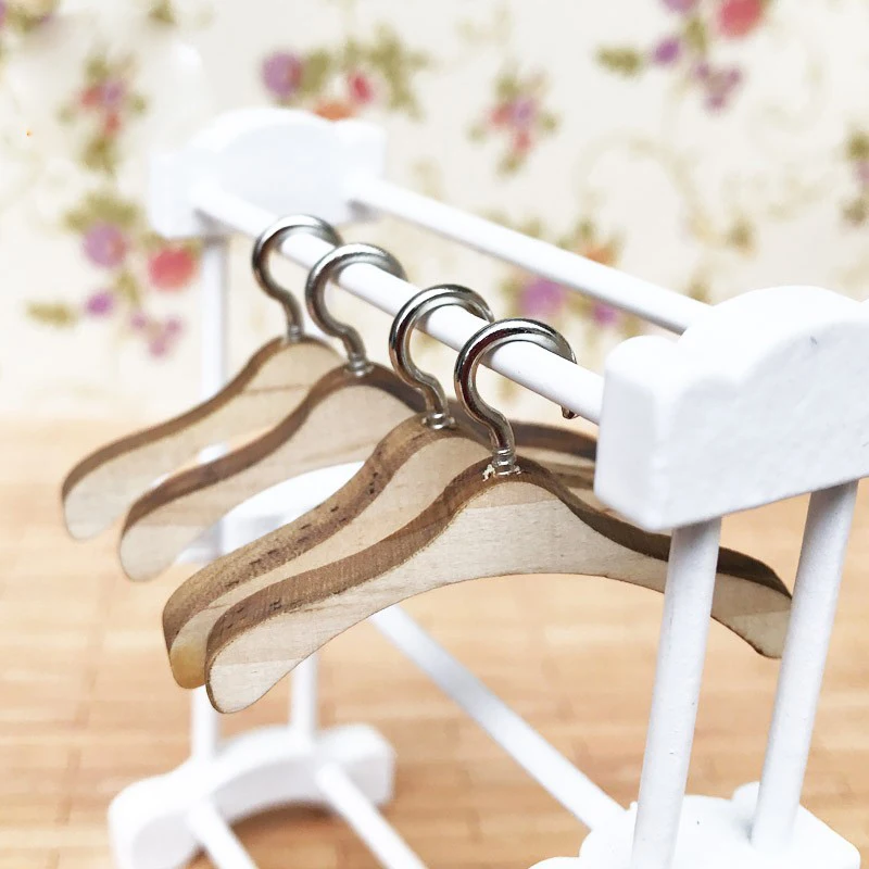 G08-X128 الأطفال طفل هدية لعبة 1:12 دمية مصغرة الأثاث مصغرة rement حامل ملابس خشبي 2 قطعة/المجموعة