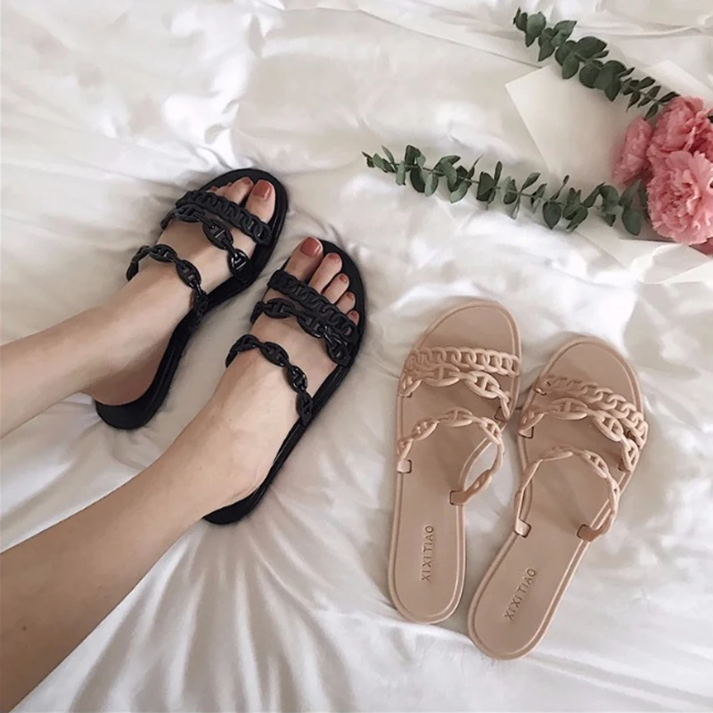

2019 Design Femme shoes brand pig nose chain summer slide holiday beach plastic jelly slipper shoes sexy flipflops brief fashion