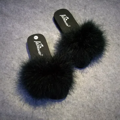 Coolsa/летние женские шлепанцы со страусиными перьями; шлепанцы с пушистым искусственным мехом; Домашние вьетнамки на плоской подошве; разноцветная пикантная обувь для вечеринок - Цвет: black