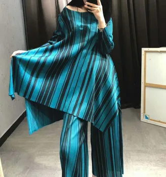 

FREE SHIPPING Miyake fold hree striped long sleeve o-neck loose and irregular T-shirt + wide leg pants Two-piece suit IN STOCK