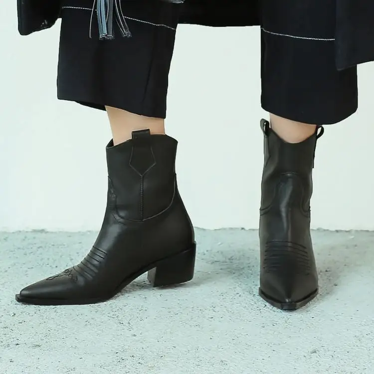 

Runway Designer Black Leather Ankle Boots For Women Pointed Toe Slip On West Tern Shoes Woman Chic Sewing Flower Botas Mujer