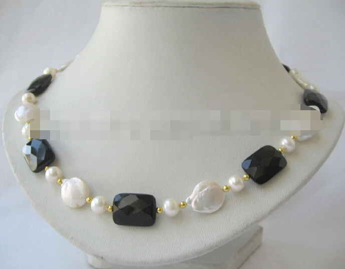 

0845 white freshwater pearl & black onyx necklace 5.3