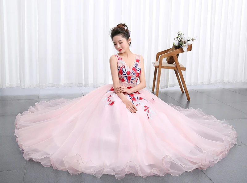 Y&M Novias Fashion Quinceanera Dress Lace Appliques Tank V Neck Sleeveless For 15 Girls Ball Formal Gowns Exqusite Vestido