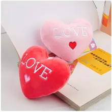 С изображением героев из мультфильмов, 1 штука в форме сердца мягкие в романтическом стиле плюшевый, с принтом игрушка чучело подарок ко Дню Святого Валентина Сумочка Рюкзак Сумка Рождественский кулон куклы 9 см