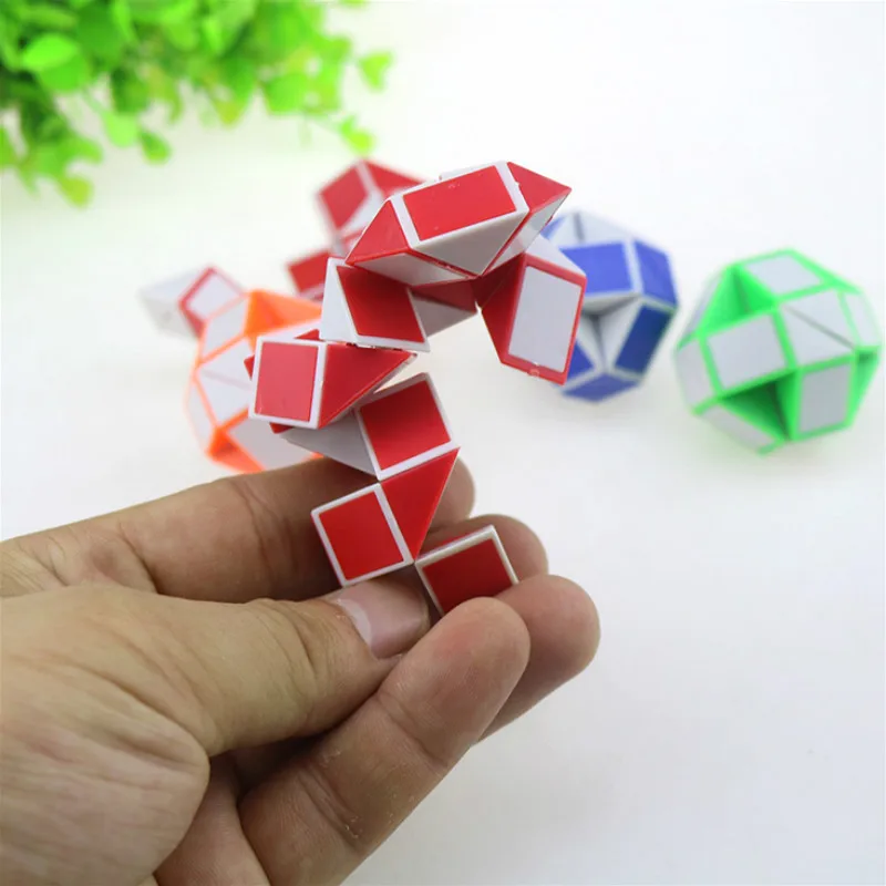 

1pcs Mini Magic Cubes Snake Toy Ruler Magic Snake Twist Puzzle Hot Selling Random Color