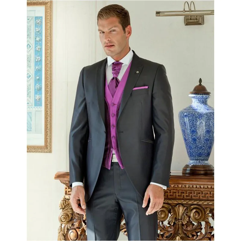 

2017 Generous Grey Mens Suits Peaked Lapel Wedding Suits For Men Groom Tuxedos For Men One Button (jacket+pants+vest+tie) A043