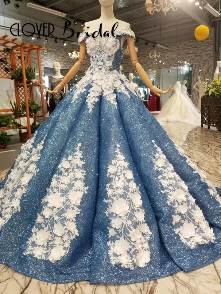 huge ball gown wedding dress