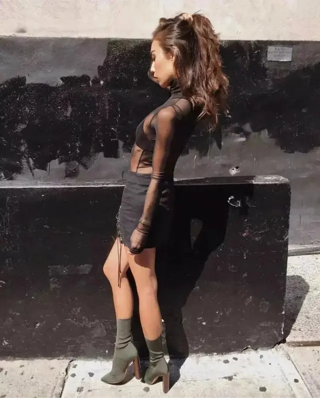 Новая сексуальная уличная ветряная металлическая пряжка с боковыми ремешками юбка высокая талия короткая сумка бедра юбка