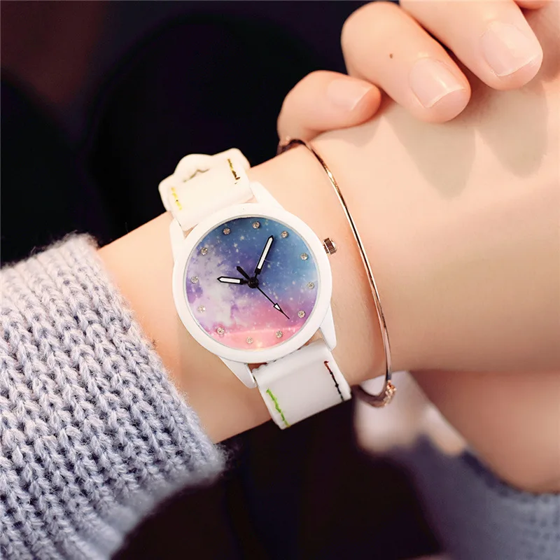Новинка 2017 года звездное небо Для женщин Часы Повседневное кварцевые часы класса