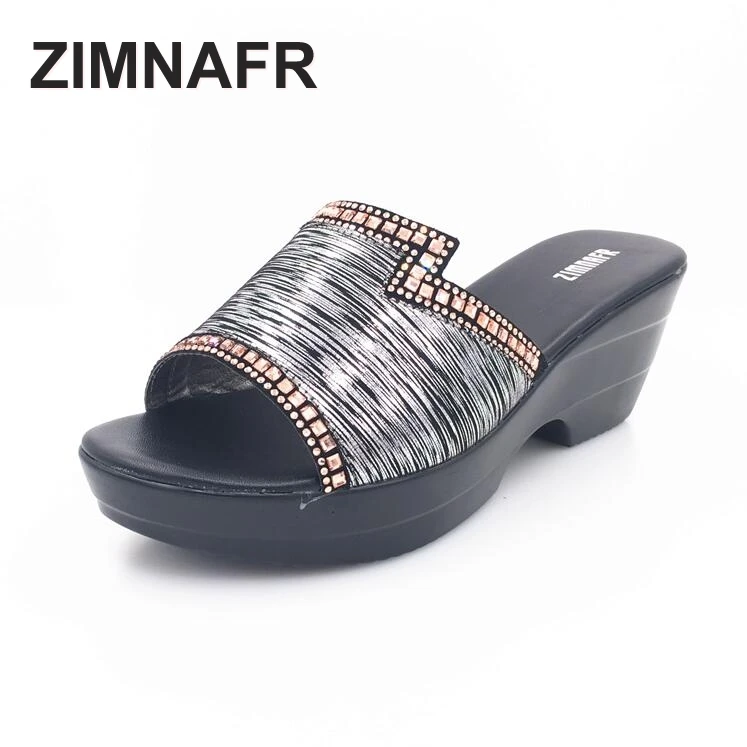 2017 summer new diamond soft thick middle-aged mother shoes slope with women's cool SANDALS plus size 35-42