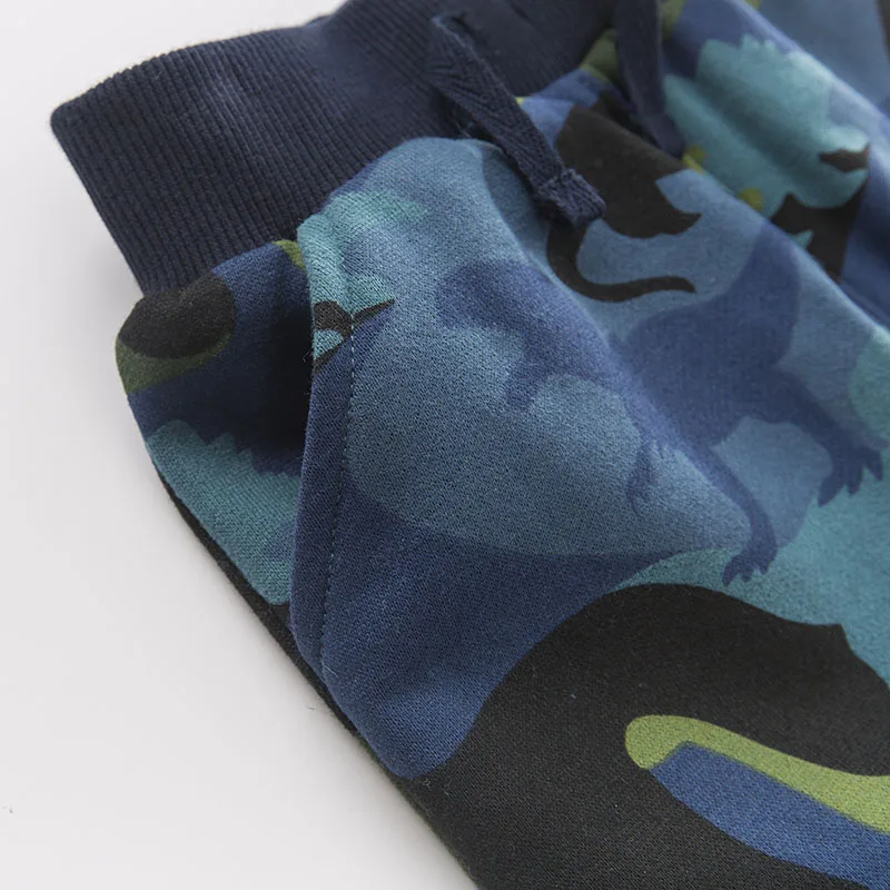 DB6195_0006_6Y3A9845