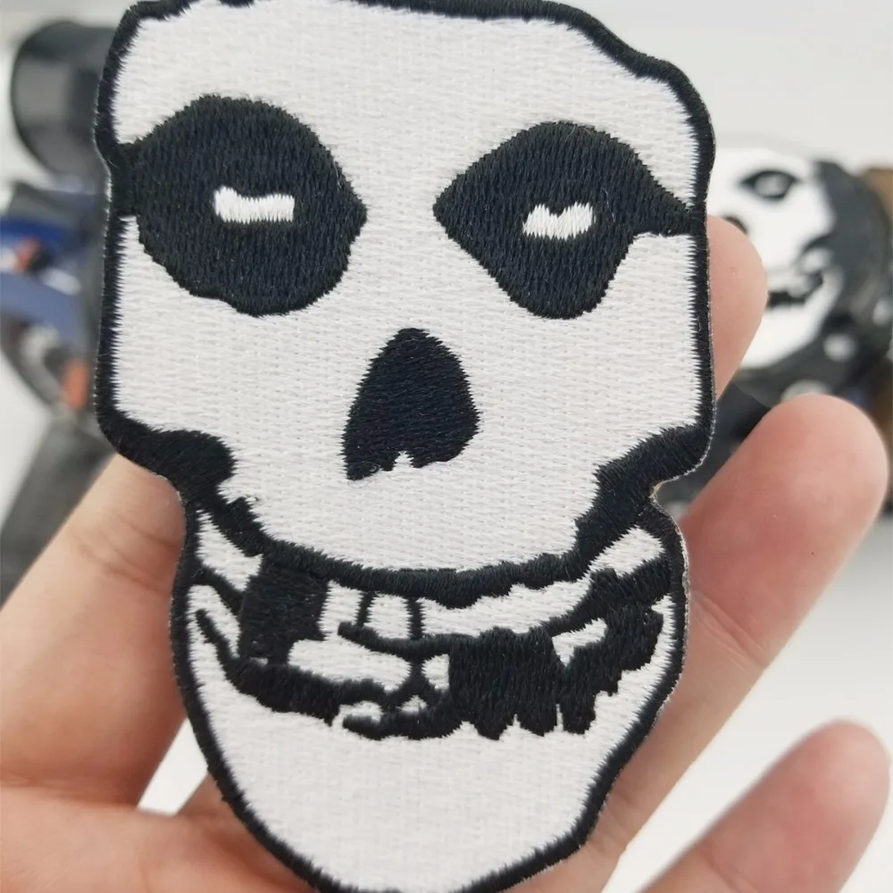 Панк Misfits малиновый Призрак Череп вышитый Железный или пришить патч|embroidered iron|sew on