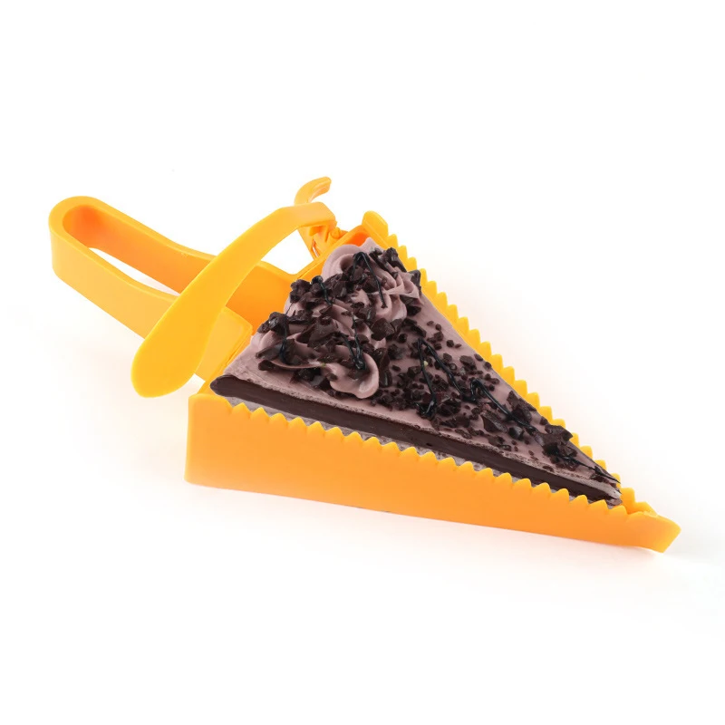 

Creative Cake Cutting Mould Kitchen Practical Plastic Cake Triangle Cutter Removable Base Cake Cutter Scraper Baking Tool