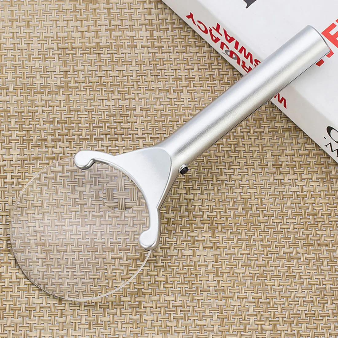 

2.5X 6X Hand Magnifier Handheld Portable Illumination Loupe Tool With 2 LED Lights Lamp