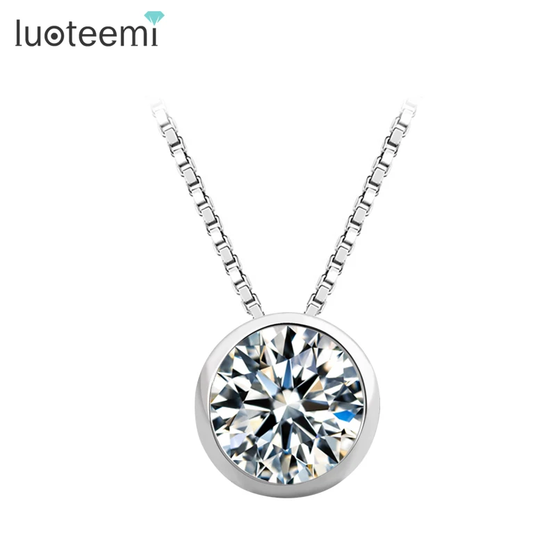 Prix pour LUOTEEMI Top Qualité 1 Carat Simple Zircon S925 Sterling Bijoux En Argent Bridal Engagement Argent Pendentif Collier Prix pour LUOTEEMI Top Qualité 1 Carat Simple Zircon S925 Sterling Bijoux En Argent Bridal Engagement Argent Pendentif Collier
